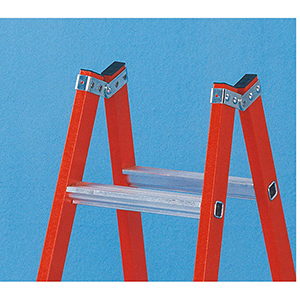 Kunststoff-Stehleiter, beiseitig begehbar, mit GFK-Holmen und Leichtmetall-Breitsprossen 60 mm tief, Leiterlänge 2460 mm, 2x8 Stufen