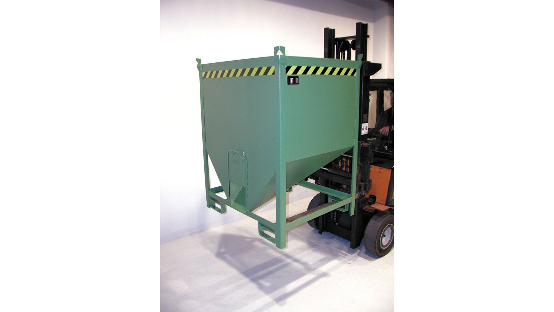 Silobehälter aus Stahl - Volumen 1000 l - Tragkraft 1500 kg - Schiebeverschluss - resedagrün