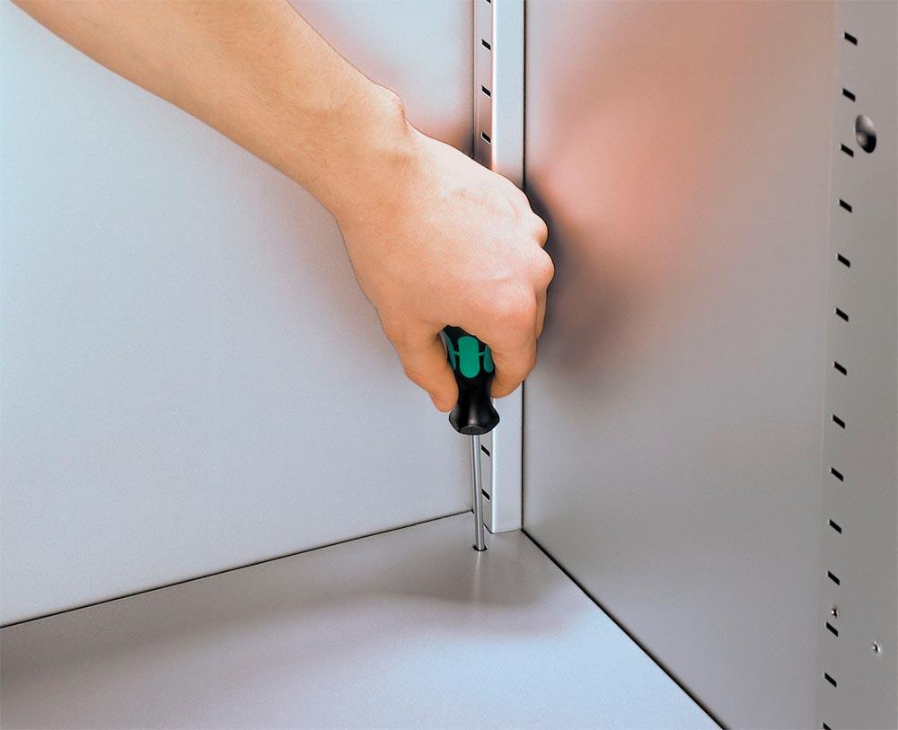 Flügeltürenschrank, BxTxH 1000x435x1980 mm, 4 lackierte Fachböden, RAL 5010 Enzianblau