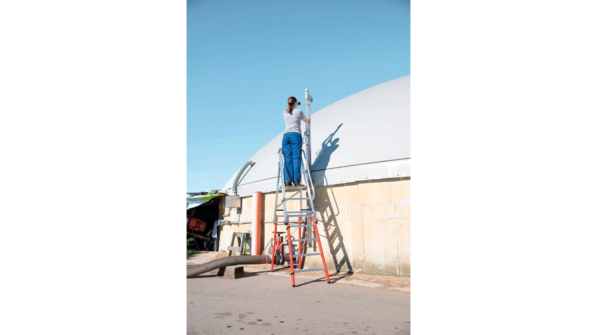 Plattformleiter mit anschraubbarem Handlauf, Plattformhöhe 690 mm, 3 Stufen