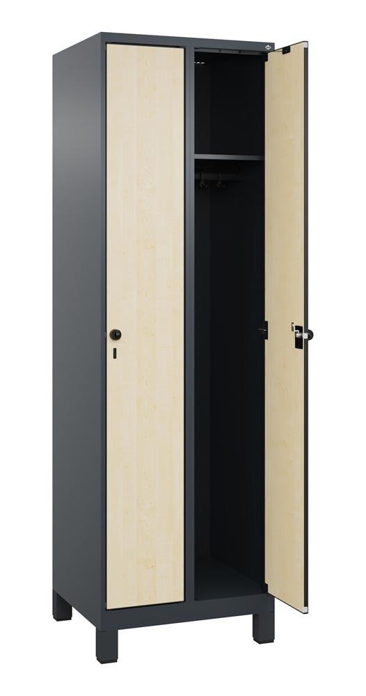 Garderobenschrank mit Füßen