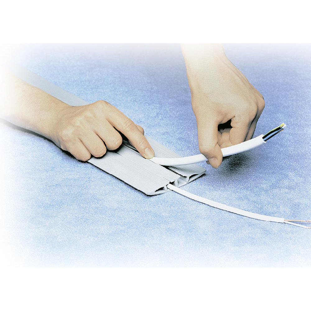 Kabelbrücke aus Kunststoff, Kabelkanal, Kabelführung, 1,5 m lang, BxH 100x17 mm, im Set mit Klebeband, Farbe schwarz