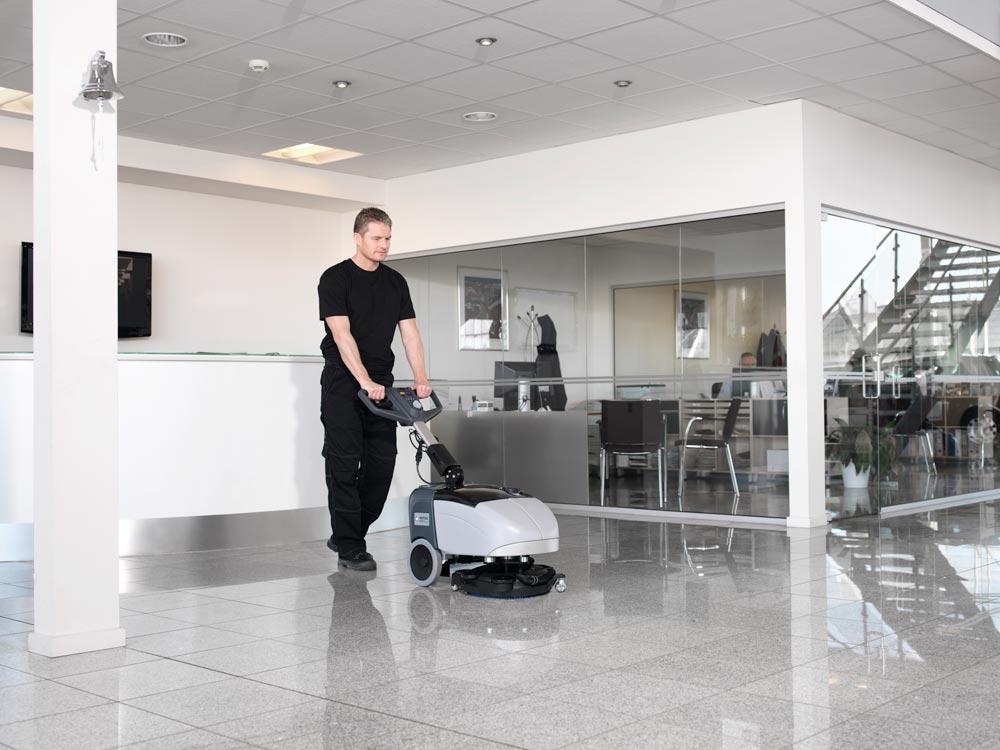 NILFISK Scheuersaugmaschine SC351 komplett