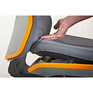 Integralschaumpolster für Arbeitsstuhl, Farbe schwarz