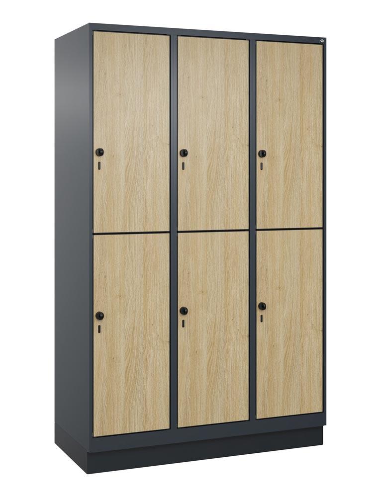 Doppelstock-Spind, Sockel, 3x2 Fächer, Abt.B 400 mm, BxTxH 1200x500x1950 mm, HPL-Dekorfront, RAL 7016/Dekor Eiche Sereno