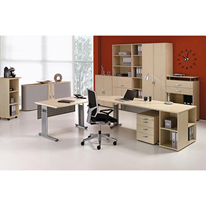 Schreibtisch, BxTxH 1600x800x680-820 mm, höhenverstellbar, Platte ahorn, C-Fuß-Gestell silber