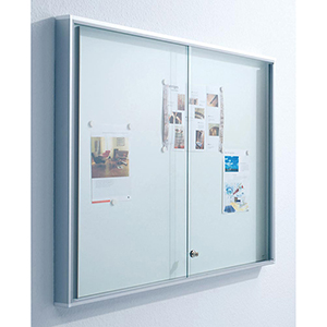 Schaukasten, BxTxH 1330x50x970 mm, 18xDIN A4, Alurahmen, Schiebetüren, ESG-Glas, Rückwand weiß