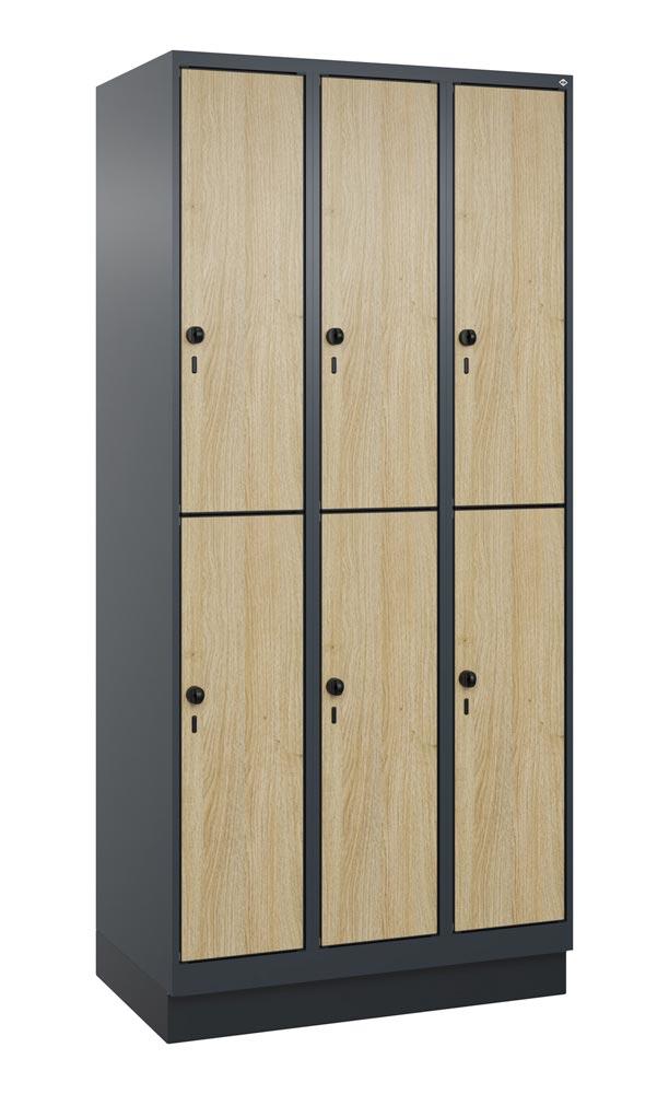 Doppelstock-Spind, Sockel, 3x2 Fächer, Abt.B 300 mm, BxTxH 900x500x1950 mm, HPL-Dekorfront, RAL 7016/Dekor Eiche Sereno