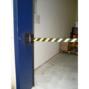 Wandkassette mit Rollgurt, Wandfixierung inkl. Wandanschluss, Gehäuse Kunststoff schwarz, Gurt 7,70 m, schwarz