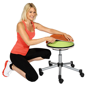 Drehhocker, Fitness-Hocker mit luftgefülltem Sitzkissen, Sitz-Durchm.xH 400x530-660 mm, Sitzfläche blau, mit Rollen + Fußgleitern