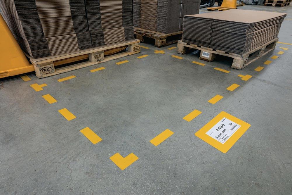 Selbstklebendes Bodenmarkierungsfenster für Papiereinlagen A5, ablösbar, A5, VE 10 Stück