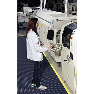 Arbeitsplatzmatte im Stecksystem, ergonomisch geformte Noppen, Stärke 13 mm, BxT 910x910 mm, Naturgummi schwarz