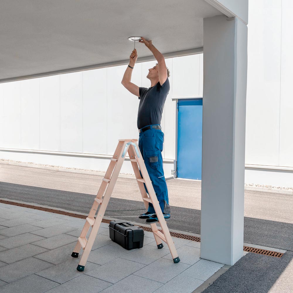 Stufen-Stehleiter Holz, 2x6 Holme, Arbeitshöhe 3,00 m, beidseitig begehbar,