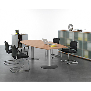Konferenztisch, BxTxH 2400x1200x720 mm, Plattenfarbe lichtgrau, Säule silber, Tellerfuß anthrazit