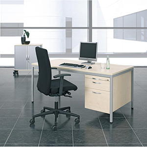 Schreibtisch, BxTxH 1600x800x720 mm, 1 Hängecontainer: 1 Utensilienschub, 3 Schubladen, 4-Fuß-Gestell lichtgrau, Platte lichtgrau