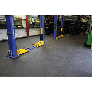 Ecke zu Arbeitsplatzfliese, 500x140 mm, Stärke 5 mm, aus recyceltem PVC, Oberfläche Noppenoptik, Farbe schwarz, VE 4 Stück