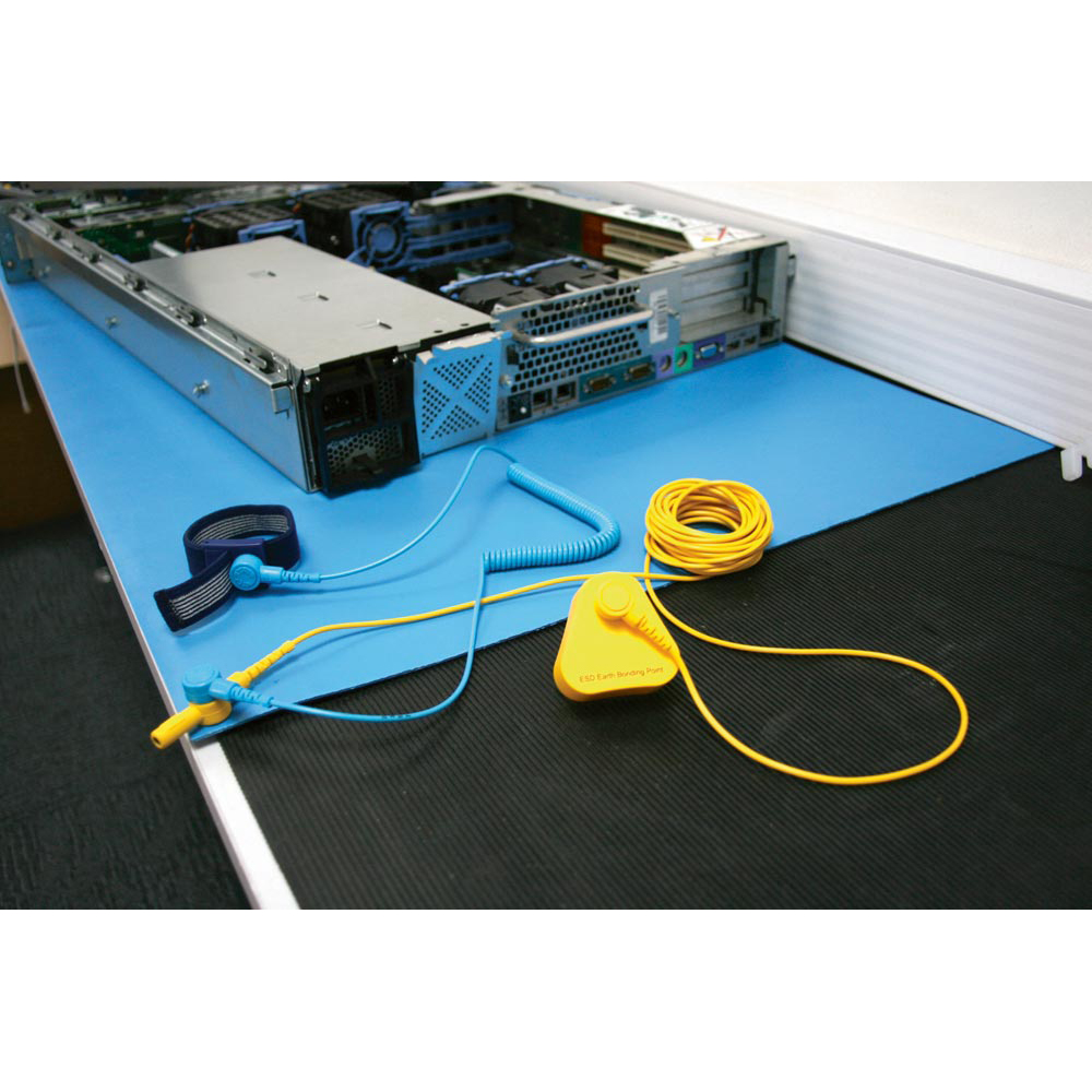 ESD Tischbelag, verschleißfest + elastisch, entspr. Anforderungen aus IEC 61340-5-1, Farbe blau, 1,2 mx3 m Kit, Mattenware