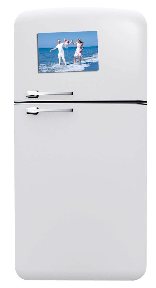 Magnetband, Rolle 10 m lang, 45 mm breit, 1 Seite selbstklebend, 1 Seite magnetisch