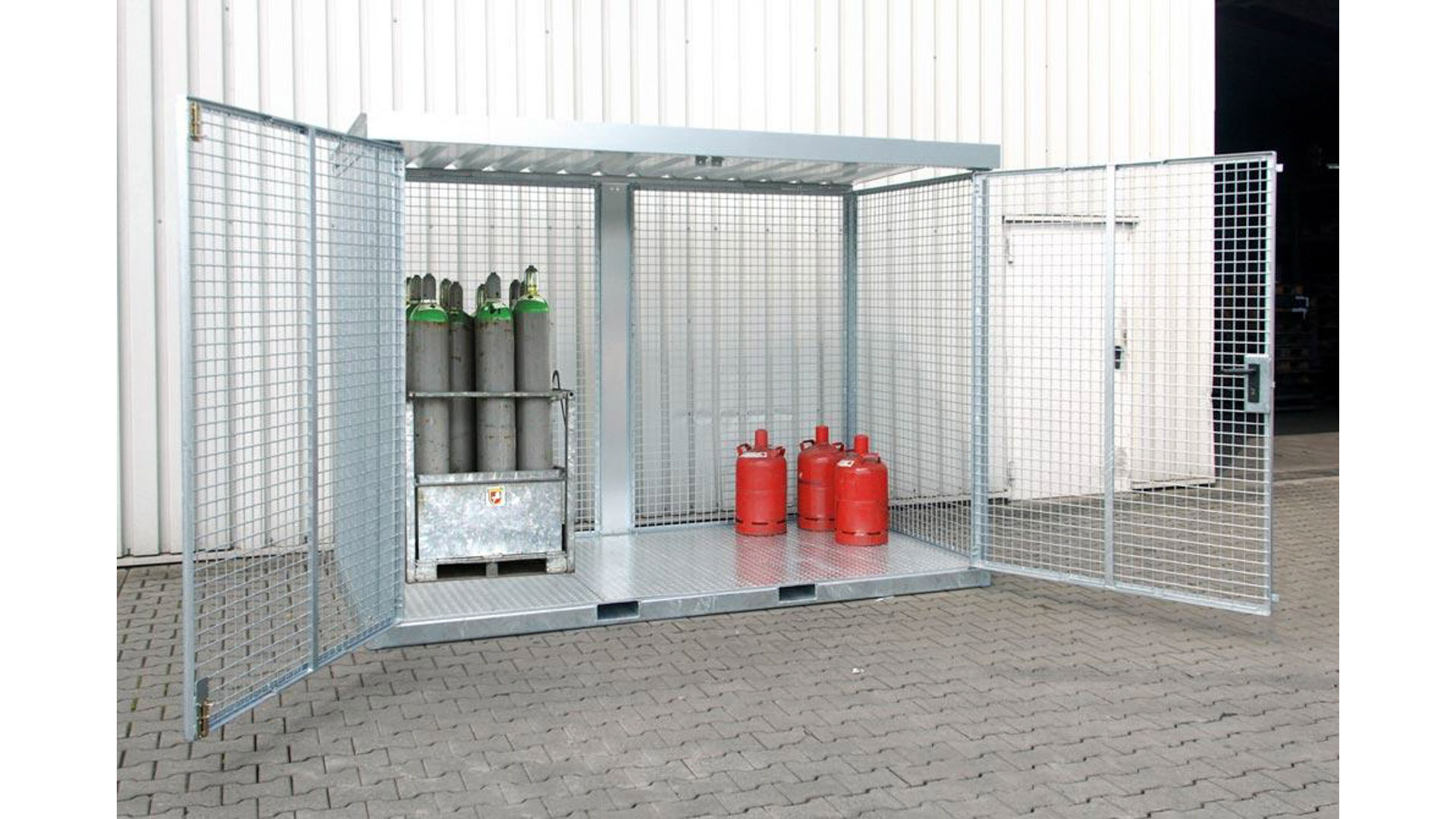 Gasflaschen-Depot, BxTxH 2535x1575x2260 mm,verzinkt, Dach, Tür, für 60 Flaschen, D 230 mm mit Gitterrostboden