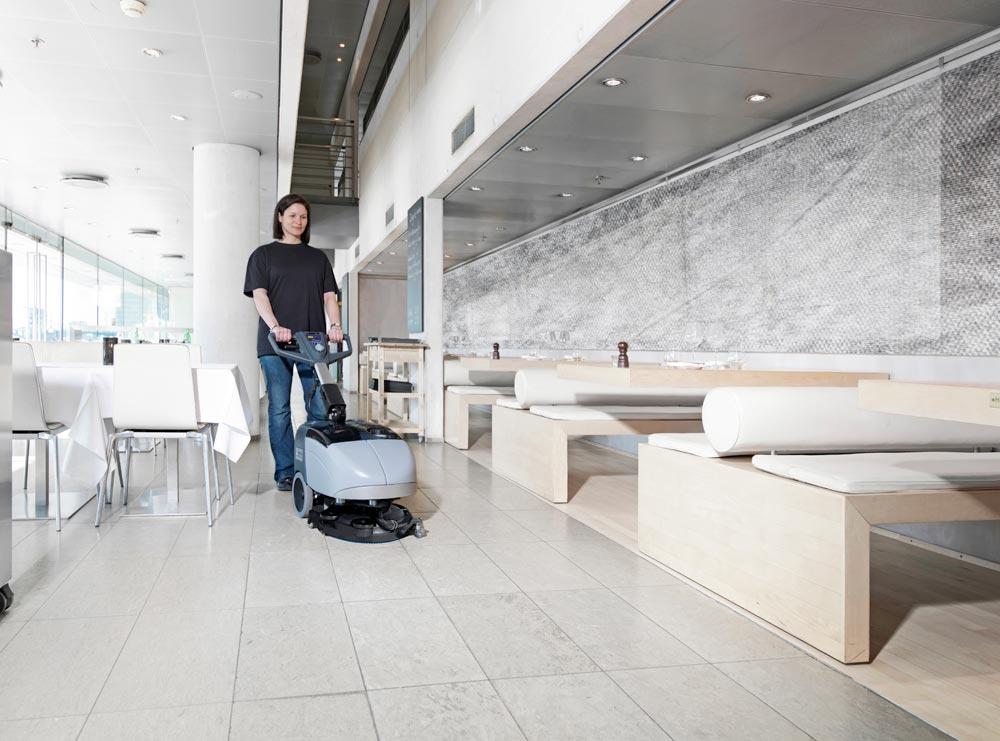 NILFISK Scheuersaugmaschine SC351 komplett