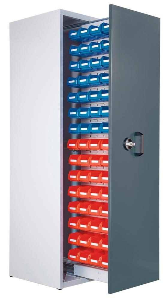 Vertikalauszugschrank mit Schlitzplatten