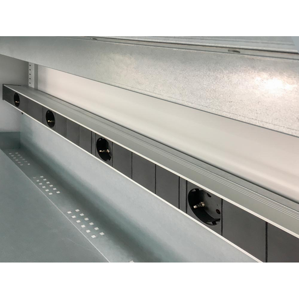 Akku Ladeschrank, Vollblechtüren, BxTxH930x500x1950 mm, RAL 7035/5010 mit 1 verzinkten Einlegeböden