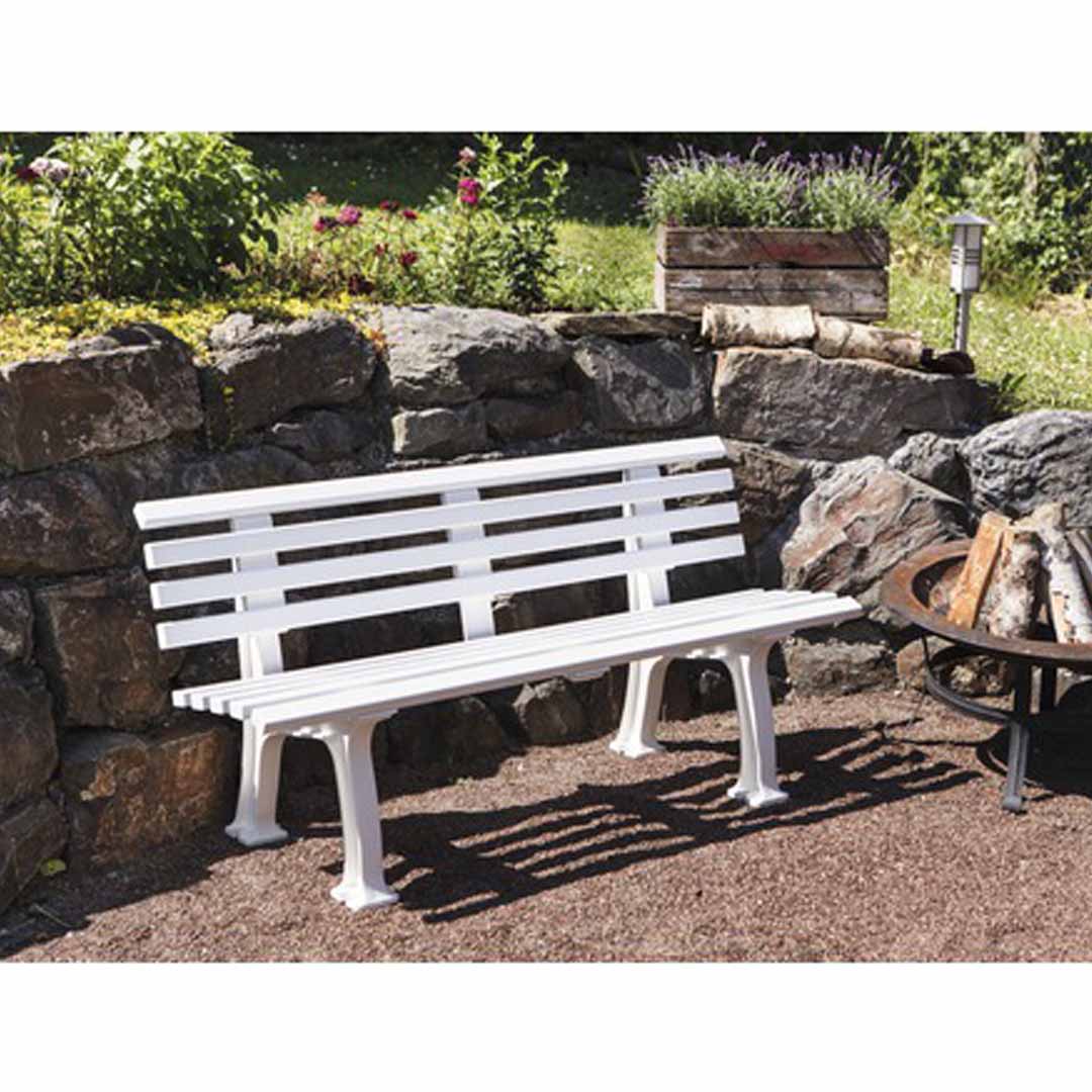 Parkbank aus Kunststoff, mit 2 Füßen, 5 Sitz- und 4 Lehnlatten 50x30 mm, Breite 1500 mm, weiß