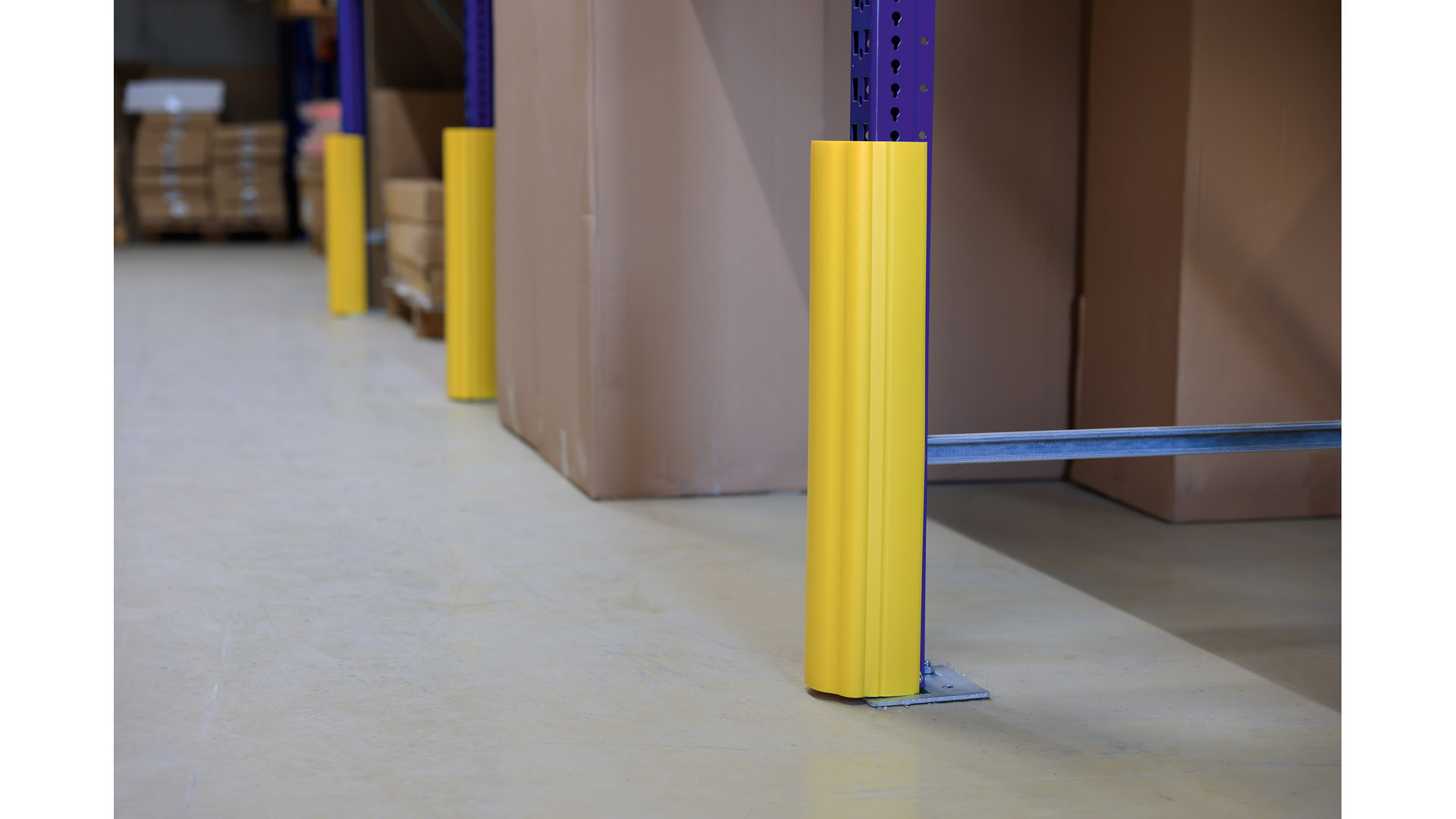 Regalbeinschutz aus flexiblem Spezialkunststoff zum aufclipsen, Höhe 400 mm, für Regalbeinbreite 75-99 mm