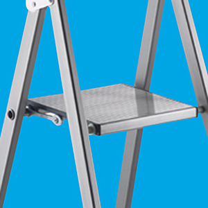 Stufen-Stehleiter mit Brücke, einseitig begehbar, Leiterlänge 2290 mm, 7 Stufen inkl. Brücke